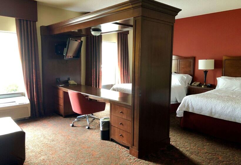 בית מלון כפרי Hampton Inn & Suites Woodstock, Va