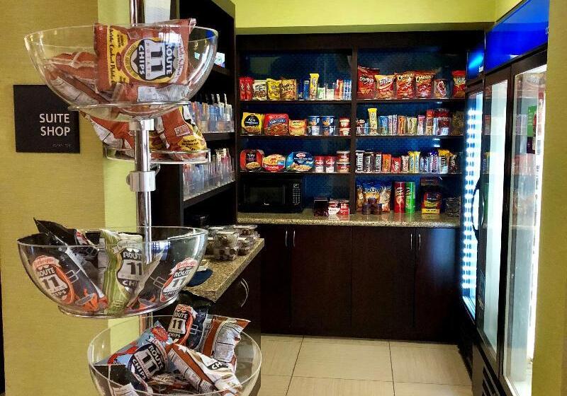 בית מלון כפרי Hampton Inn & Suites Woodstock, Va