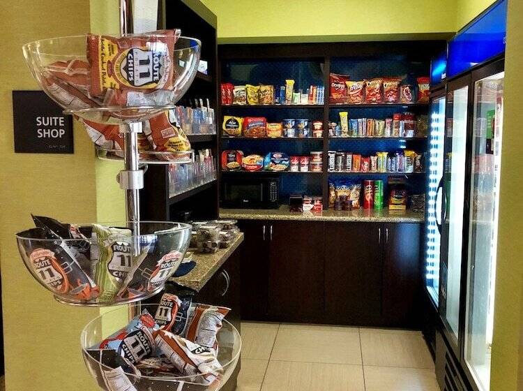 בית מלון כפרי Hampton Inn & Suites Woodstock, Va