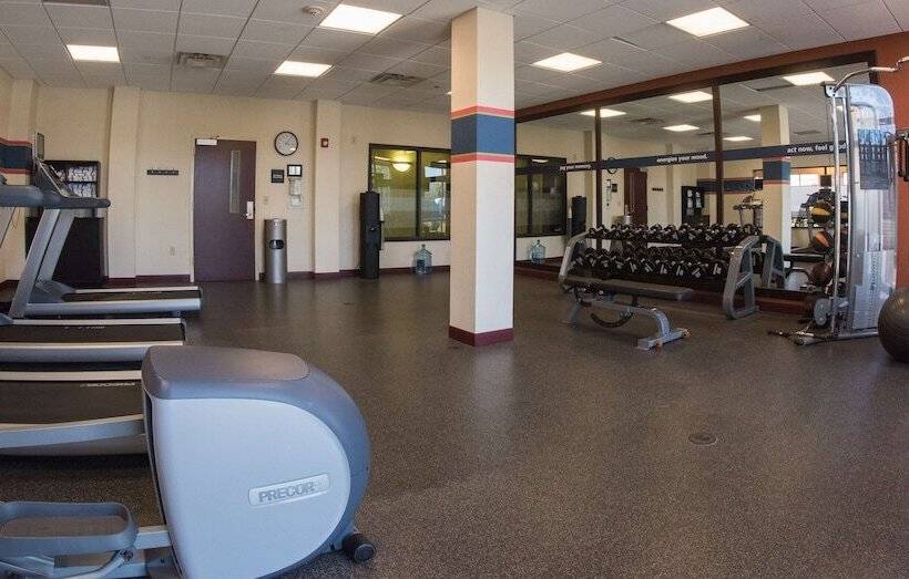 בית מלון כפרי Hampton Inn & Suites Woodstock, Va