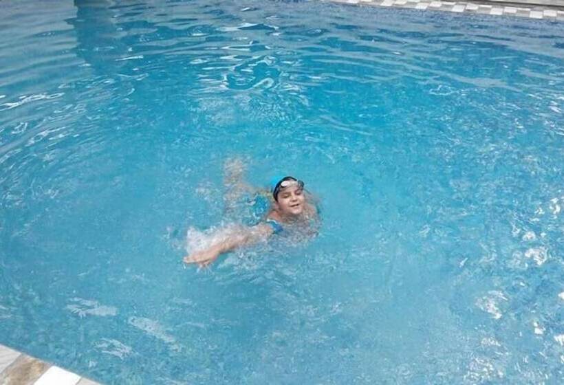 호텔 Hari International