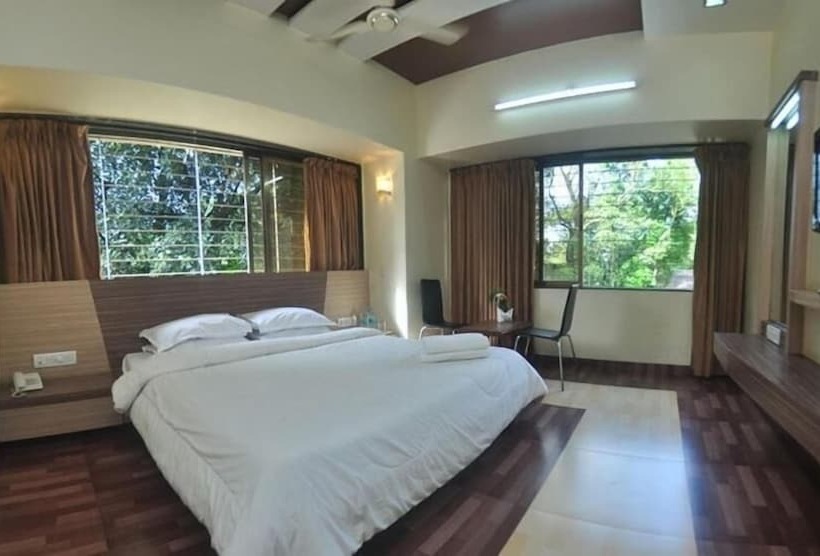 호텔 Hari International