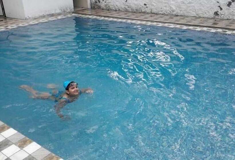 호텔 Hari International