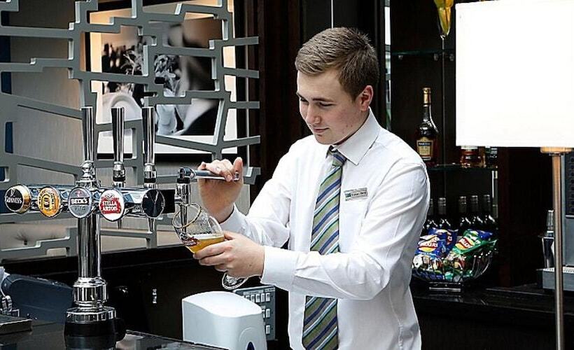 Отель Holiday Inn Express Windsor, An Ihg