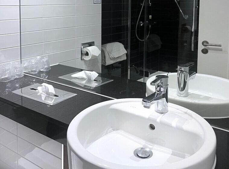 Отель Holiday Inn Express Windsor, An Ihg