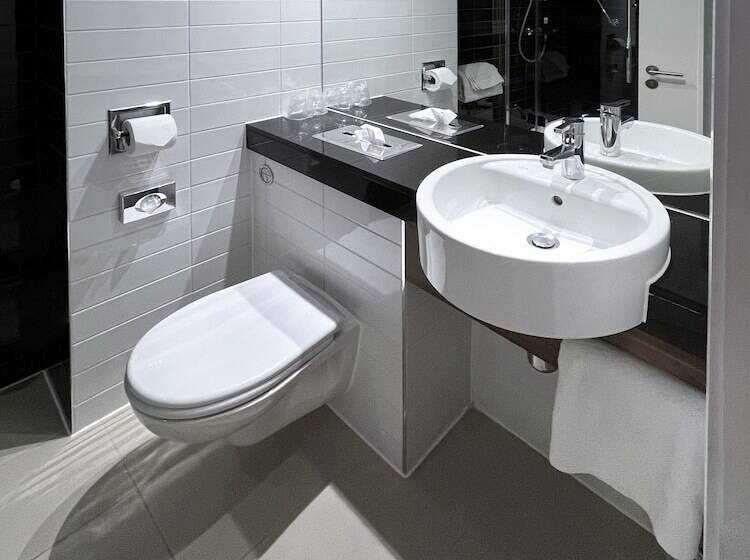 Отель Holiday Inn Express Windsor, An Ihg