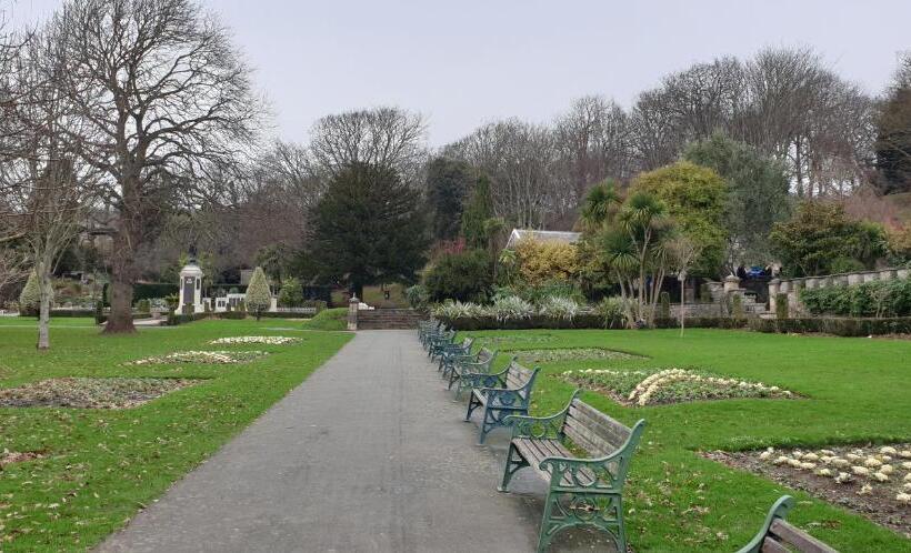 فندق Holly Lodge