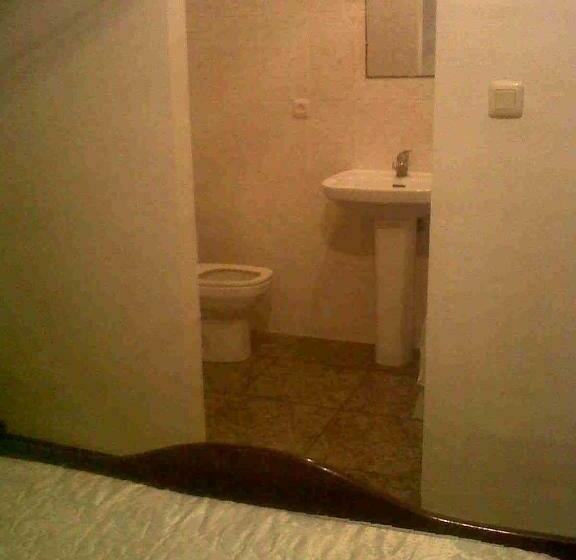 فندق Hostal Medina