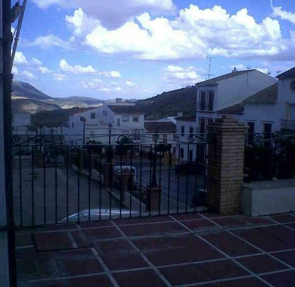 فندق Hostal Medina