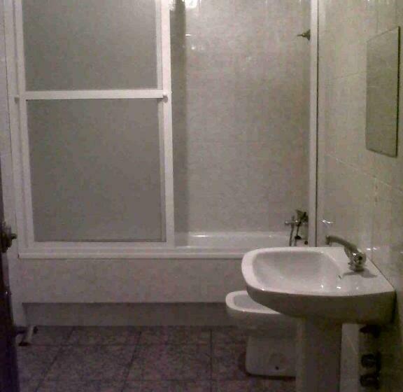 فندق Hostal Medina