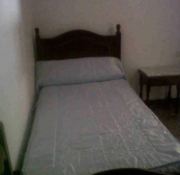 فندق Hostal Medina