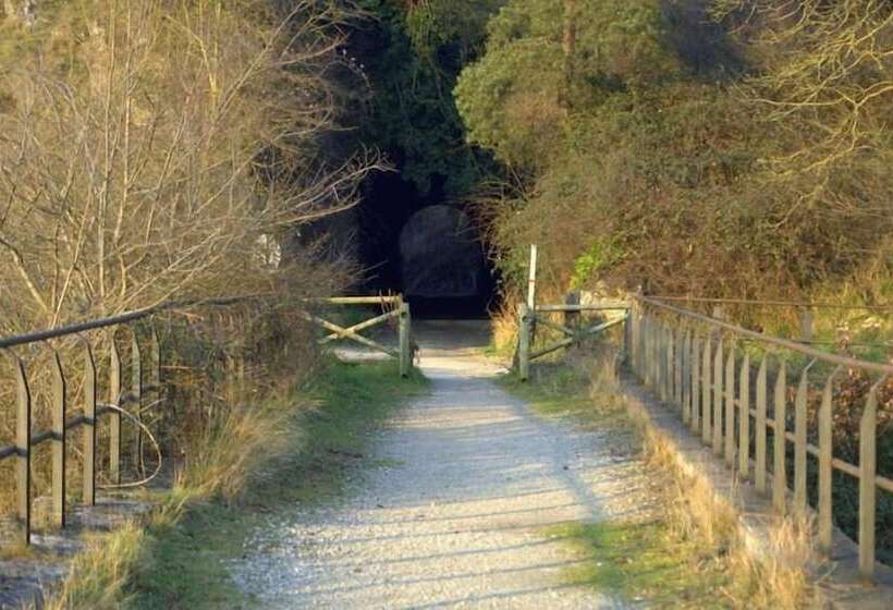 هتل Hostal Rural Elosta