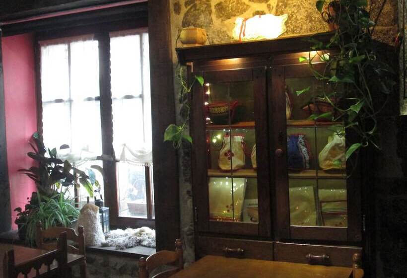 호텔 Hostal Rural Elosta