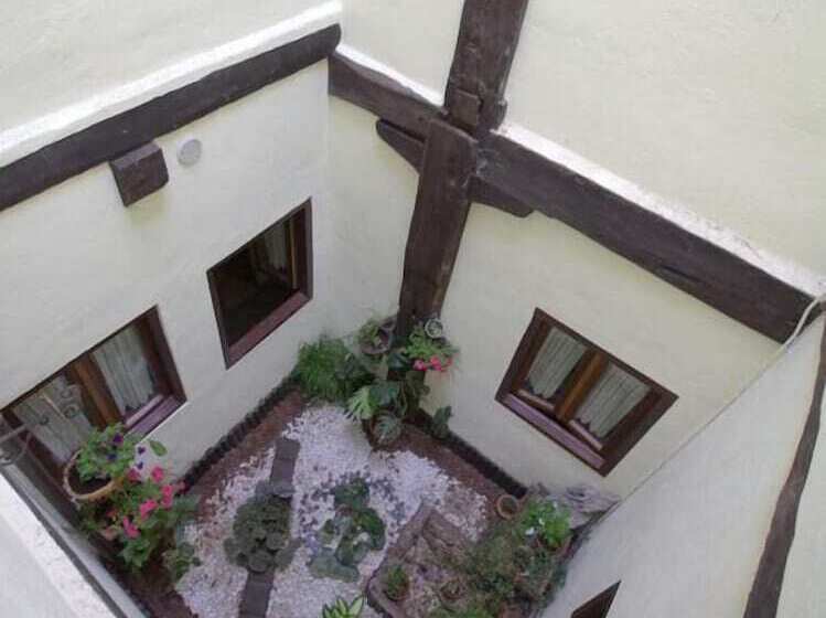 هتل Hostal Rural Elosta