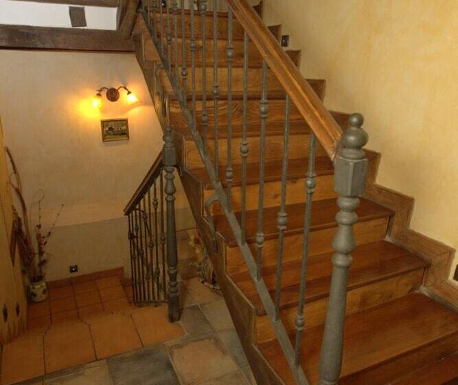 هتل Hostal Rural Elosta