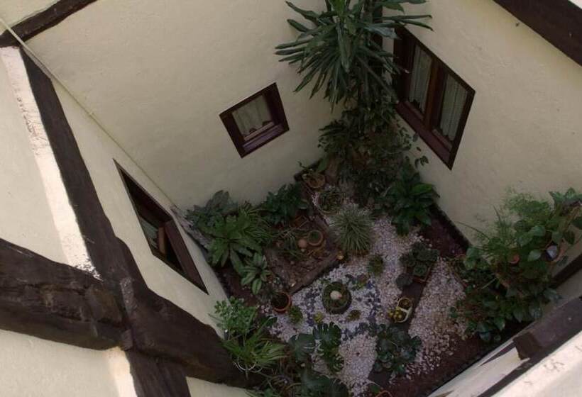 هتل Hostal Rural Elosta