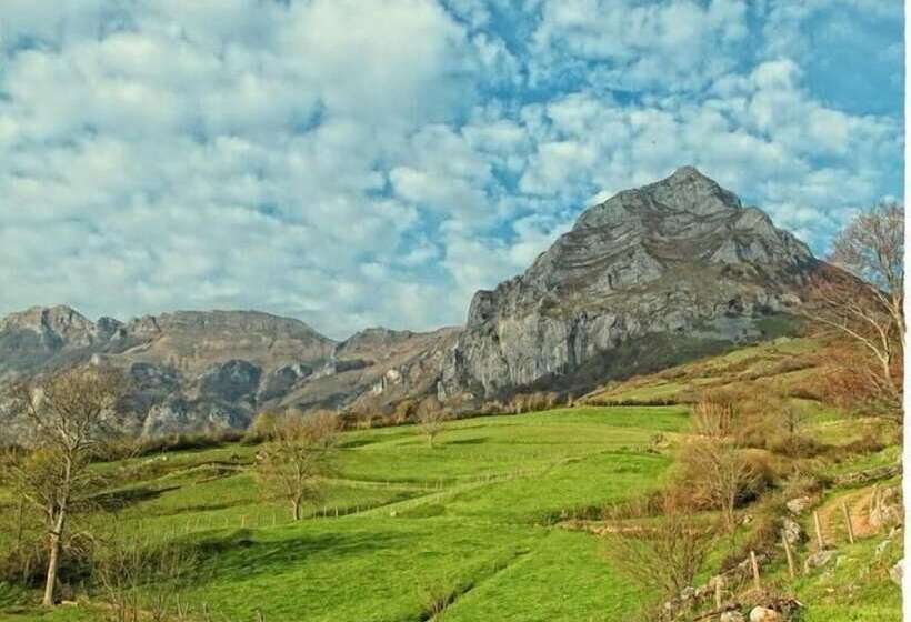 هتل Hostal Rural Elosta