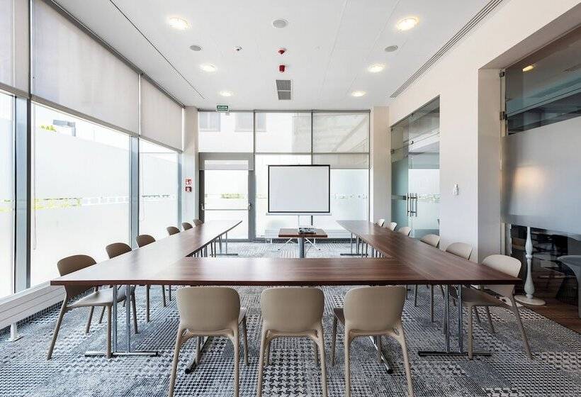 فندق Ibis Styles Warszawa Airport