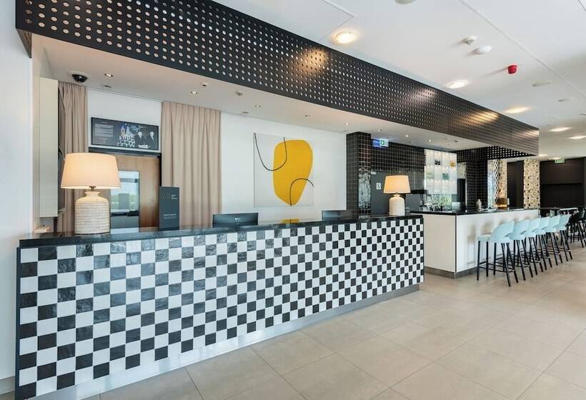 هتل Ibis Styles Warszawa Airport