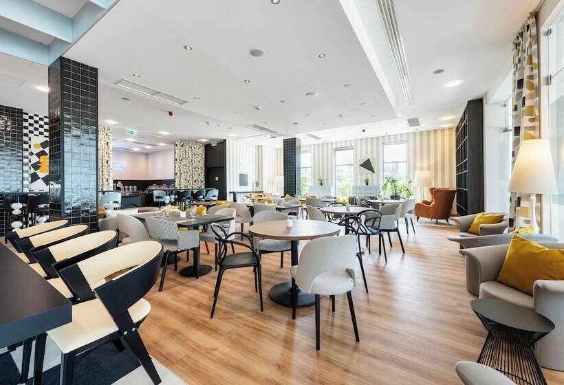 فندق Ibis Styles Warszawa Airport