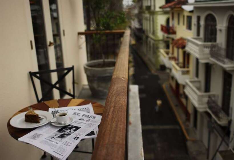 Отель Las Clementinas