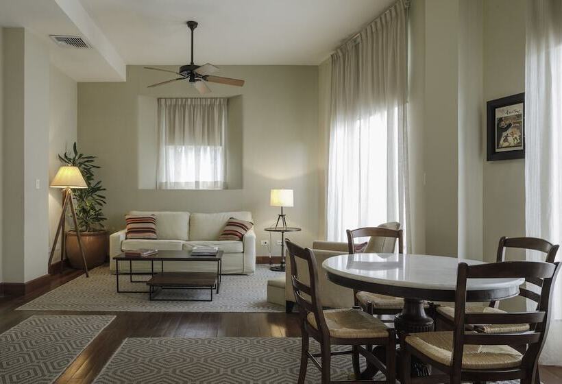 Отель Las Clementinas