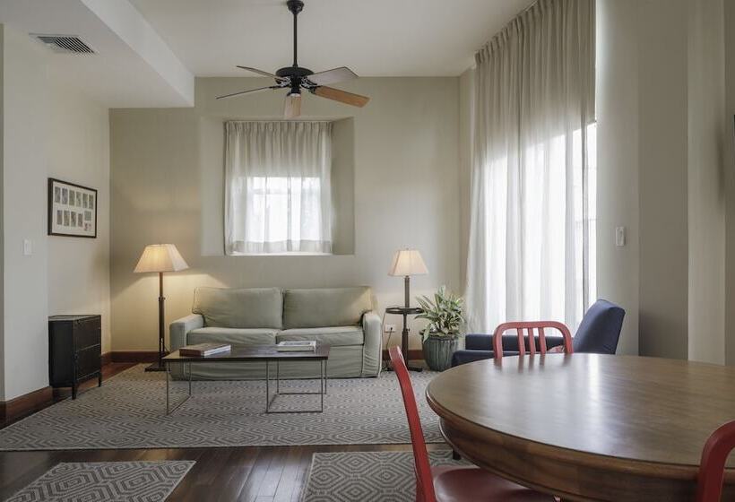 Отель Las Clementinas