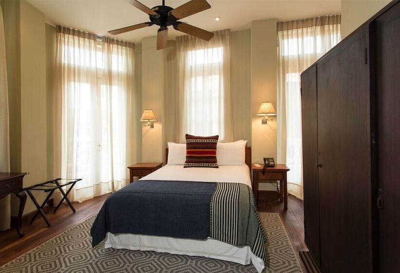 Отель Las Clementinas