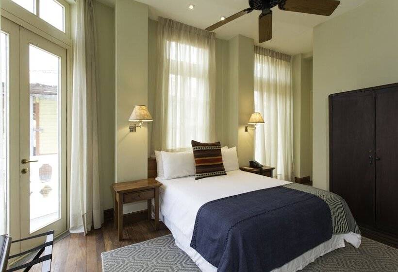 Отель Las Clementinas