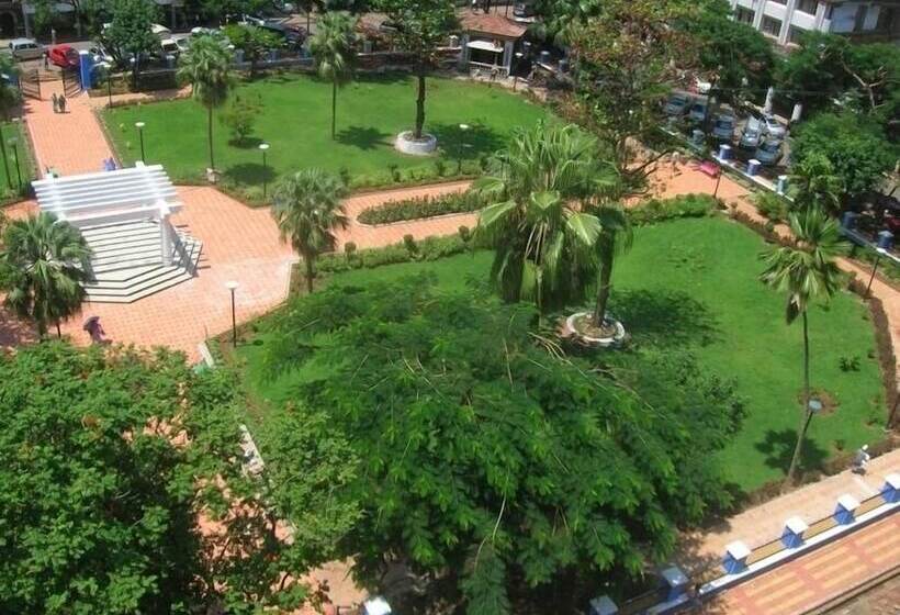 בית מלון כפרי Manvin S