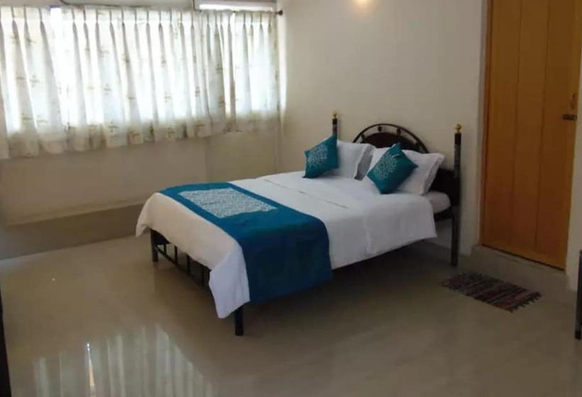 בית מלון כפרי Manvin S