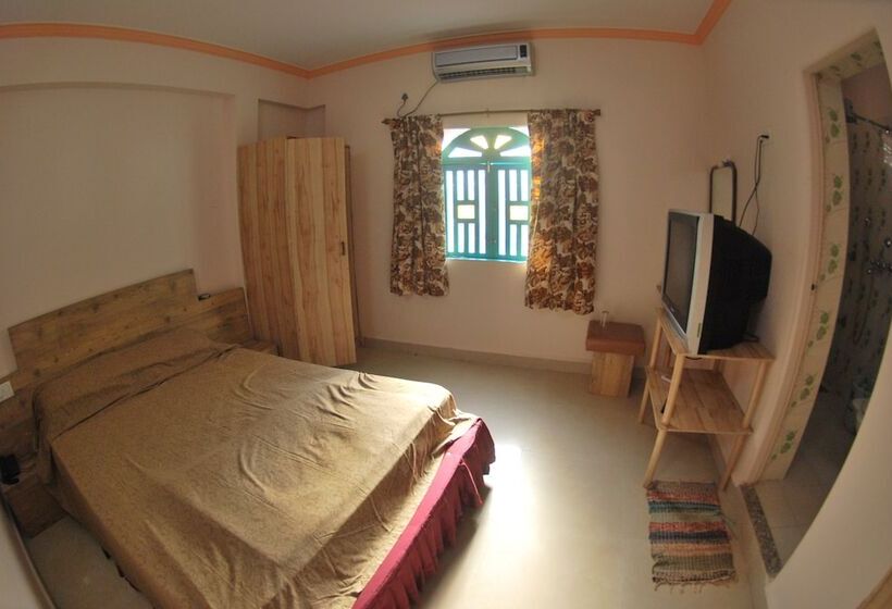 בית מלון כפרי Manvin S