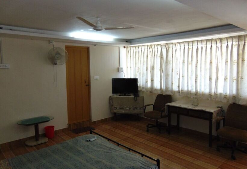 בית מלון כפרי Manvin S