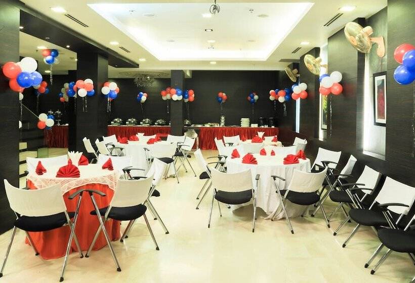 Отель The Nanee Suites