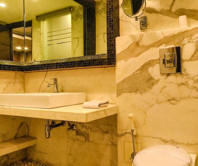 Отель The Nanee Suites