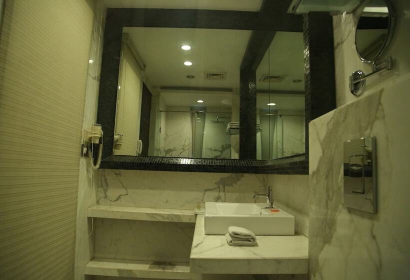 Отель The Nanee Suites