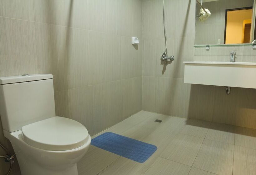 هتل Nichols Airport