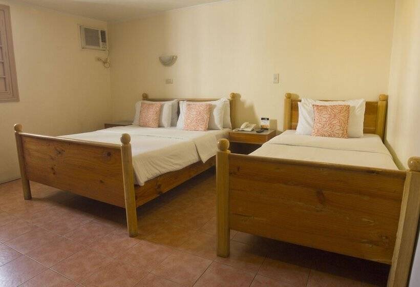 هتل Nichols Airport