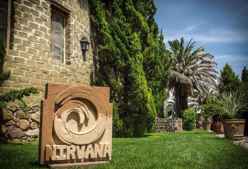 ホテル Nirvana Restaurant & Retreat