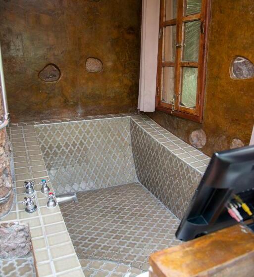 ホテル Nirvana Restaurant & Retreat