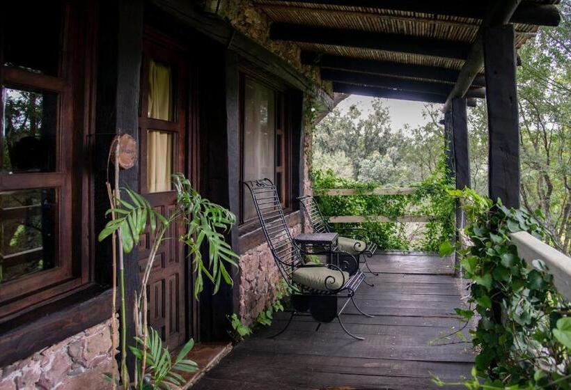 ホテル Nirvana Restaurant & Retreat