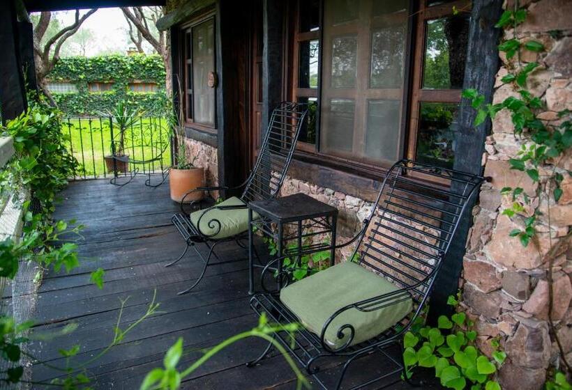 ホテル Nirvana Restaurant & Retreat