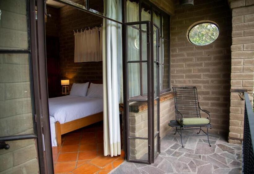 ホテル Nirvana Restaurant & Retreat