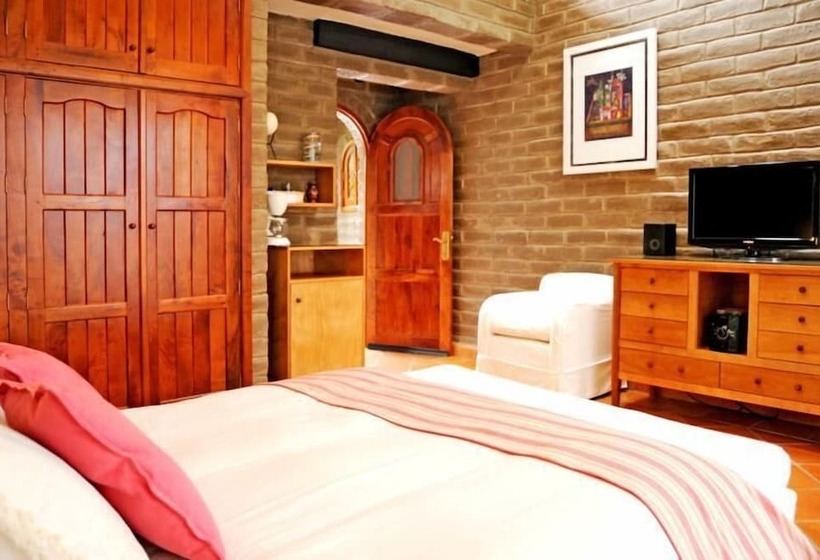 ホテル Nirvana Restaurant & Retreat