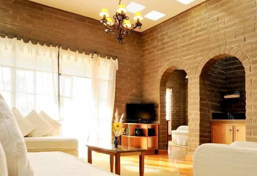 ホテル Nirvana Restaurant & Retreat