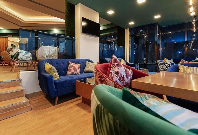 هتل Phoenicia Tower