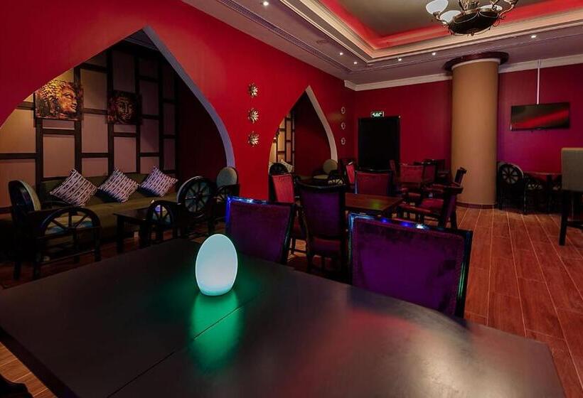 هتل Phoenicia Tower