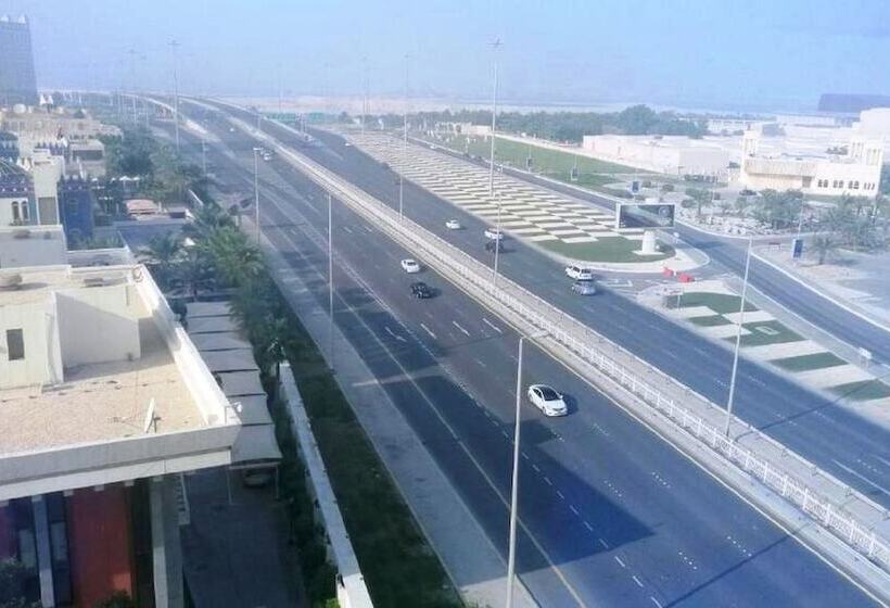 هتل Phoenicia Tower