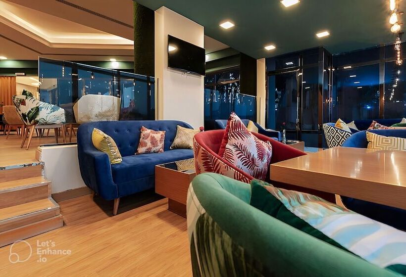 هتل Phoenicia Tower