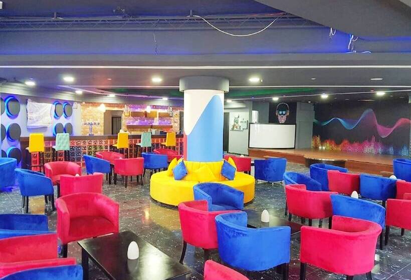 هتل Phoenicia Tower